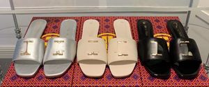 Europe and The United States Hot Flat Slippers Runway Ladies Wear Flip-flops In Summer