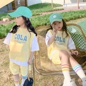 Kläder set flicka sommar casual tshirt passar koreansk stil baby ungdom tonårsflickor kort ärm kontrastfärg 2 st kläder 230608