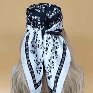 Populär solskyddsmedel strand Kerchief Women the Four Seasons Scarves Design 70x70cm Silk Hijab Square Headscarf