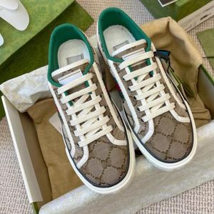 Designer Tennis 1977 Sneakers Men Women Canvas Shoes Sport Trainers Sneakers Rubber Sole Embroidered Vintage Low Top Casual Shoe
