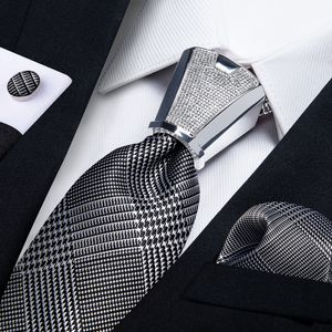 Halsband Luxury Silver Black Houndstooth Silk Ties för män med silverband Buckle Hoop Designer Herrhuva Tie Set Pocket Square Men Gift 230607