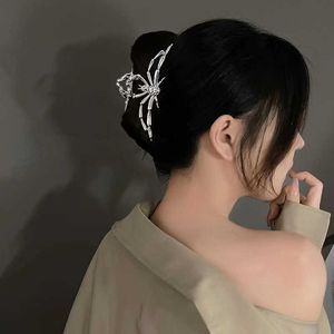 ダングルシャンデリアY2Kパンクゴールドシルバーカラーメタルスパイダーデザインヘアクロー女性ゴシックポニーテールサメヘアピンヘアクリップアクセサリー2023 Z0608