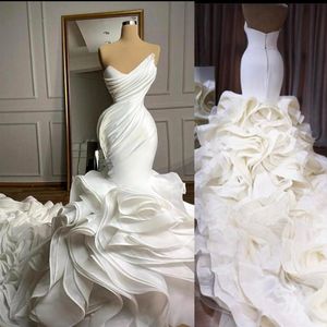 2021 eleganta sjöjungfru bröllopsklänningar älskling plikt ruffles tiered kjol organza anpassade kapell tåg formella brudklänningar vestido253r