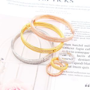 Pulseira larga de ouro com diamantes Pulseiras femininas de luxo, pulseiras de designer de anel, joias masculinas de alta qualidade, festa de Natal, presentes de casamento, amantes de aniversário, venda legal