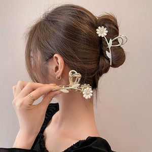 Dangle Chandelier 2022 Nova Grande Flor Garra de Cabelo Mulheres Caranguejo Metal Strass Banho Hairpin Daisy Shark Clip Headwear Acessórios Z0608