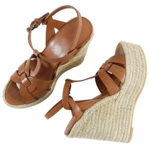 Designer Tribute Sandal Women's Wedge Heel Woven Espadrille Wedges Sandaler Nude Patent Leather Wedding Dress Pumps Open Toe With Box