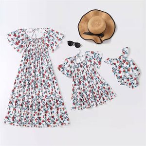 Roupas combinando para família Vestidos com estampa de flores Mãe Filha Look Mamãe e eu Roupas Mãe Mãe Bebê Mulheres Meninas Vestido p230608