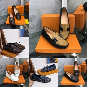 Designer Leisure Shoes Luxury Italy New Ladies Shoes Classic Printed Gold Metal Leisure Shoes Plaid Flat Leather Office Walking Dress Shoes.