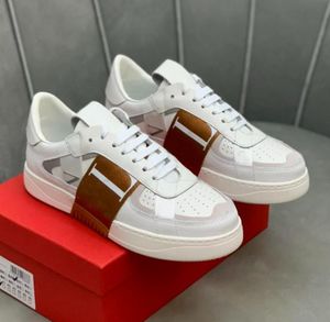 Lyxdesigner kvinnor män casual skor mode blommor äkta läder lapptäcke låga topptränare sneakers landningsplattform kilar rund tå snörning upp män loafers 1