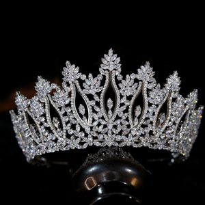 Bröllopshårsmycken Tiaras och kronor för kvinnor Parmalanbe Luxury CZ Queen Crown Bridal Accessories Crystal Headdress 230609