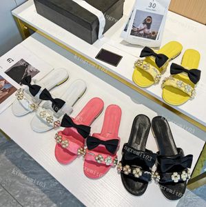 Designer Sandaler Kvinnor Slipper Flat Sandals Fashion Bow Slipper Mules Lambskin Slides Quilted Platform Beach Shoe With Box