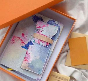 Edição limitada Carta colorida carteira marca de luxo de luxo renderização de notebook feminino diário clássico designer masculino bolsas de bolsas de embreagem estojo de lápis