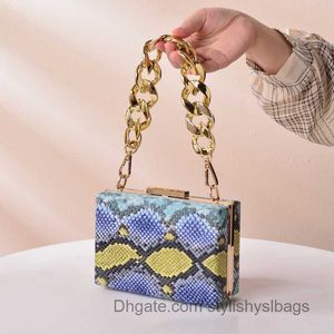 Bolsas de ombro Bolsas com estampa de cobra para mulheres Bolsa tiracolo Bolsa de ombro de designer de luxo Bolsa de mão de alta qualidade em PU Bolsa de mão elegante exclusiva Clutch