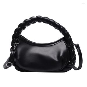 Kvällspåsar vävd hand för kvinnor 2023 Brand Crescent Bag Luxury Shoulder Purses and Handbag Designer Crossbody Cute Satchel