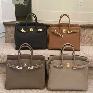 Handbags Platinum Tote Leather Bag Designer Home 2024 Fashion Versatile Togo Handbag Litchi Pattern 30 35 Bride