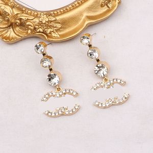 Guldpläterad designermärke örhängen dubbel bokstav stud för kvinnor mode Rhinestone Pendant Earring Wedding Party High Quality Jewerlry
