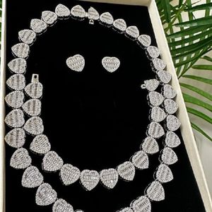 Set di gioielli da sposa Iced Out Bling Fashion Women Micro Pave Round Rectangle Cubic Zirconia 5A CZ Heart Cluster Collana girocollo 230608