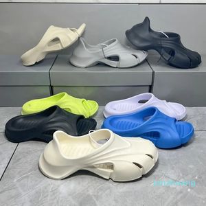 2023 Designer Chinelos Foam Runners Homens Mulher Slider Runr Slides Sapato Plataforma Chinelos Sandálias de Verão Praia Ao Ar Livre