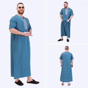 Roupa étnica Islâmica Jubba Thobe Manto Muçulmano Masculino Decote Redondo Bordado Caftan Ramadan Vestido Nacional Do Oriente Médio Árabe Tradicional