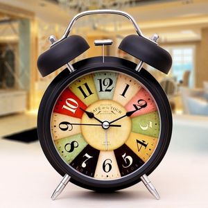 Desk Table Clocks Silent Battery Operated Wake Up Vintage Quartz Bedroom Nightlight Design Analog Non Ticking Alarm Clock Bedside Twin Bell WF925 230608