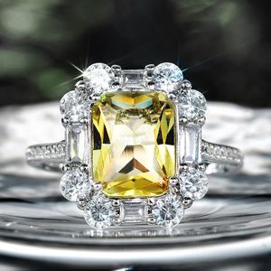 Fashion Champagne Color Crystal Rings for Women Personalized Creative Engagement Wedding Yellow Zirconia Jewelry Accessories
