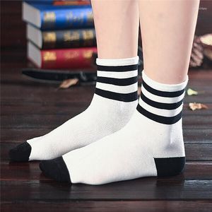 Erkek çoraplar erkek pamuk beyaz ve siyah yenilik çizgileri yıldız kısa çorap kış sonbahar Noel hediyesi 010