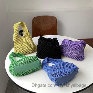 ショルダーバッグかぎ針編みハンドニットバッグマカロンコットンロープホローハンドバッグストローバッグ韓国ビーチ織りフィッシュネットバッグ