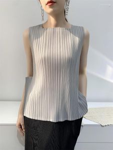 Women's T Shirts YUDX Miyake Pleated Short Sleeve T-shirt Summer Top Female Irregular Blouses Woman 2023 Niche Design Sense O-neck