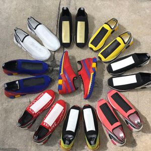 Tasarımcı Diamond Rain Shoes Man Lüks Deri Kristal Kadın Spor Ayakkabı Platform Moda PCV Kalın Bottom 21AlfabeticTravel Ayakkabı 34-45