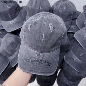 High Edition Paris Baseball Hat Net Red Leaf Mrs. Chen Same Style Old Hole Embroidered B Letter Duck Tongue Hat