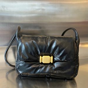Replikacja 10A na najwyższym poziomie BV's Pad na ramię torebka torebka torebka 29 cm luksusowy słynny designerski styl puszysty w stylu mody mody torebka torebka bezpłatna wysyłka vv006