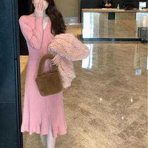 Casual Dresses 2023 Winter Long Sleeve Sweater Dress Women Party Outwear V-Neck-knapp Elegant Sticked Slim One Piece Korean