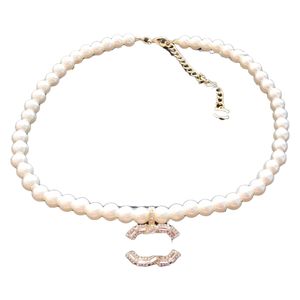 Drehmomente Designer-Halsband für Damen, Perlenlegierung, Stempelkopie, Buchstaben-Anhänger, Halsband-Halsketten, hochwertiger Hochzeitsschmuck