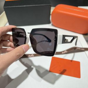 Fashion 2023 Women Designer Sunglasses Retro Eyeglasses Goggle Outdoor Beach Sun Glasses For Man Woman 4 Color Optional Vintage signature with box