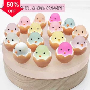 New Lovely Chicken Decoration Mini Chicken Figure Ornaments Miniature DIY Home Decor Resin Cute Car Accessori automobilistici Interni