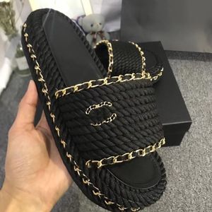 2023SS Summer Women's Slippers Designer High-End Original Logo Samma platta sandaler Färgvävd kedjan Trendigt mode