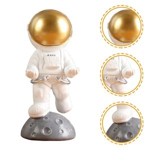 Other Desk Accessories Glasses Bracket Desktop Astronaut Pen Stand Sunglass Modeling Decorative Eyeglass Holder Natural Resin Office Decoration Home 230609