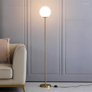 Golvlampor Milky White Glass For Living Room Nordic Led Lamp Creative Bedroom Bedside Ball Vertical Standing Lights