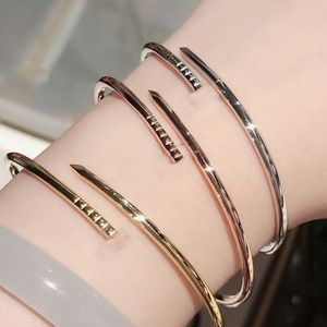 Paar Liebesschmuck 3 mm dünner Manschettenarmreif Verlobungsmode Armreifen Edelstahl Männer und Frauen Liebhaber Nagelschmuck Armband Geschenk Party Niemals in Mode