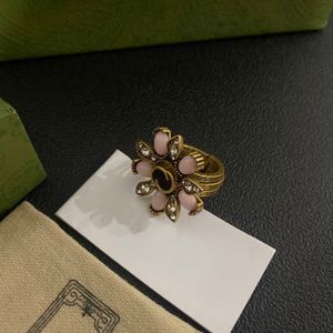 Men Women Retro 18K Gold Plated Band Rings Designer Brand Letter Copper Lovers Ring Fashion Geometry Flower Inlaid Crystal Ornaments Luxury Jewelry Gift with Box
