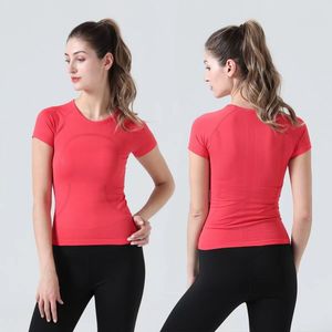 Tasarımcı Tshirt Kadın Tişört Yoga Kıyafet Lulus Hızlı Tech Womens Sports Sports Kısa Kollu Tshirt Sıkı Fit Güzel iç çamaşırı gömlek