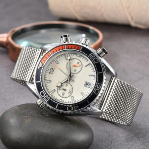 Luxury Omegor Nytt varumärkesaffärer Business Men tittar på klassisk rund Case Quartz Watch Wristwatch Clock AA Rekommenderad Watch for Casual