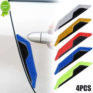 Yeni 4pcs Evrensel Araba Kapısı Anti-Colision Strip Vücut Çıkartmaları Yansıtıcı Uyarı Çıkartmaları Dekoratif çizilmeye dayanıklı Modifiye