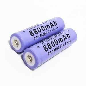 Hochwertige 18650 8800 mAh 3,7 V Flach-/Spitzen-Lithiumbatterie, kann in hellen Taschenlampen/Friseurscheren-BATTERIE und so weiter verwendet werden.