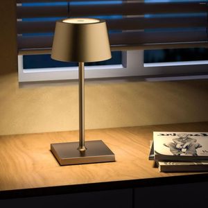 Table Lamps European Retro Bedroom Bedside Lamp Creative Simple Romantic Small Night Nordic Touch Decorative Charging