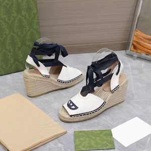 Modedesigner kvinnors sluttning häl sandaler hampa rep vävt rund huvud högkvalitativa sandaler platt tofflor 35-41 meter med låda