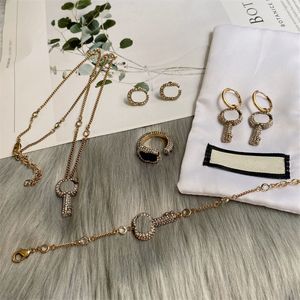 Keys Pendants Jewelry Sets Diamond G Earrings Rings Women Necklace and Bracelet Bronze Gold Retro Jewel Ornaments Key Earring Double Letters