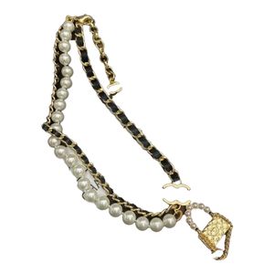 Moda Donna Designer di lusso Collana Copia Girocollo Catena in pelle Pendenti con lettere Accessori per gioielli in lega di rame