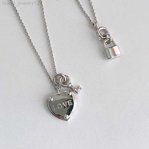 1 1925 Sterling Silver Classic Key och Heart Pendant Women Necklace Fashion Statement Jewelry Party Holiday Gift