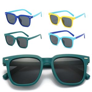 Yitana Wholesale Kids Sunglasses Bulk Proplized UV400 حماية زينة تجمع للأطفال الذين تتراوح أعمارهم بين 3-9